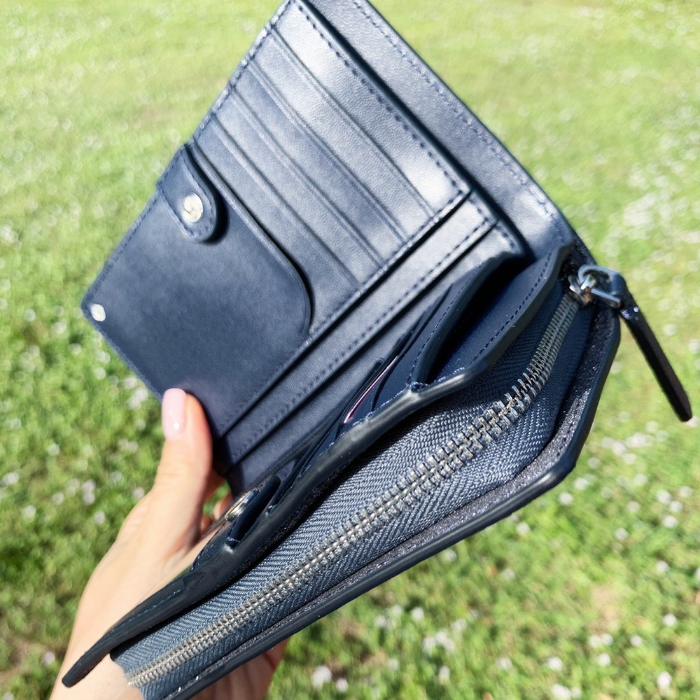 Kate spade glitter bifold medium wallet SALE‼️ - Picture 7 of 8